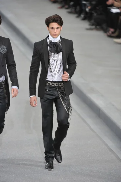 Look 69